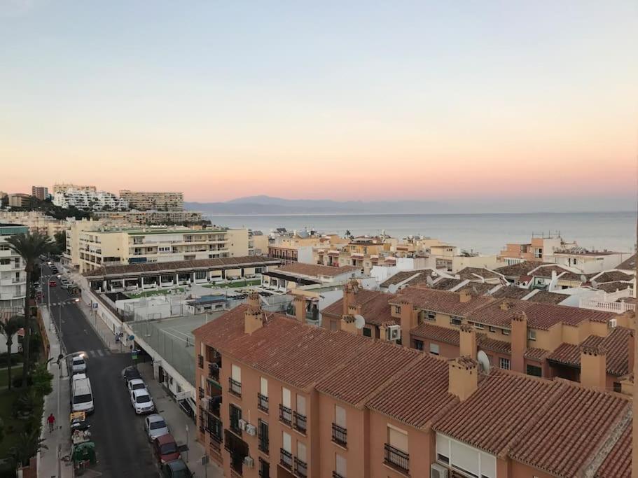 Apartamento En La Carihuela ตอร์เรโมลิโนส ภายนอก รูปภาพ