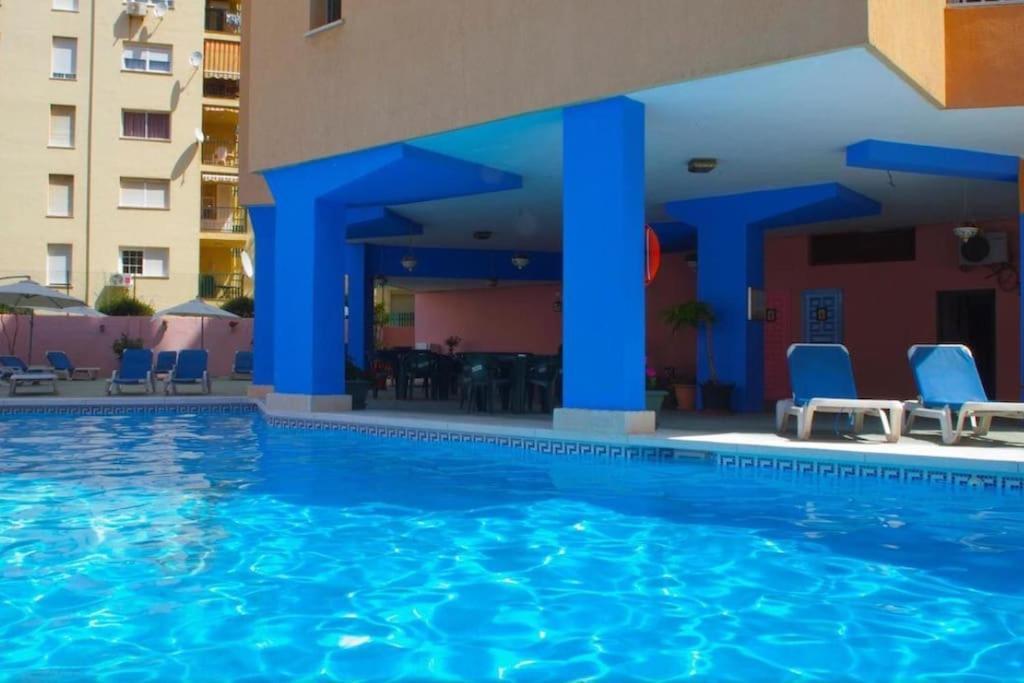 Apartamento En La Carihuela ตอร์เรโมลิโนส ภายนอก รูปภาพ