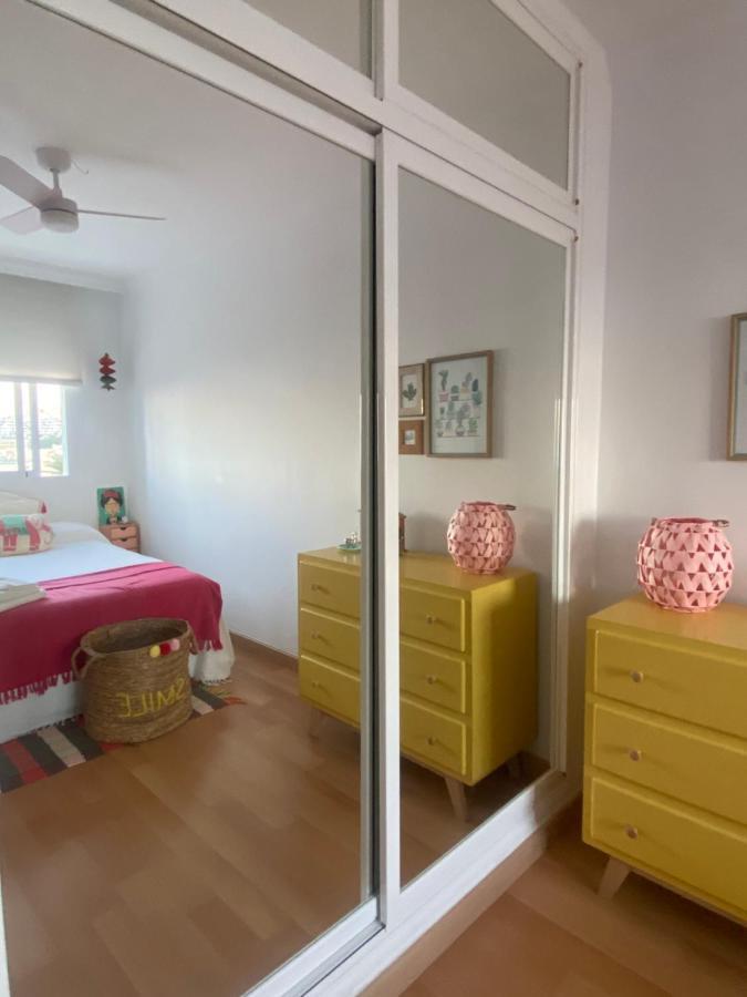 Apartamento En La Carihuela ตอร์เรโมลิโนส ภายนอก รูปภาพ